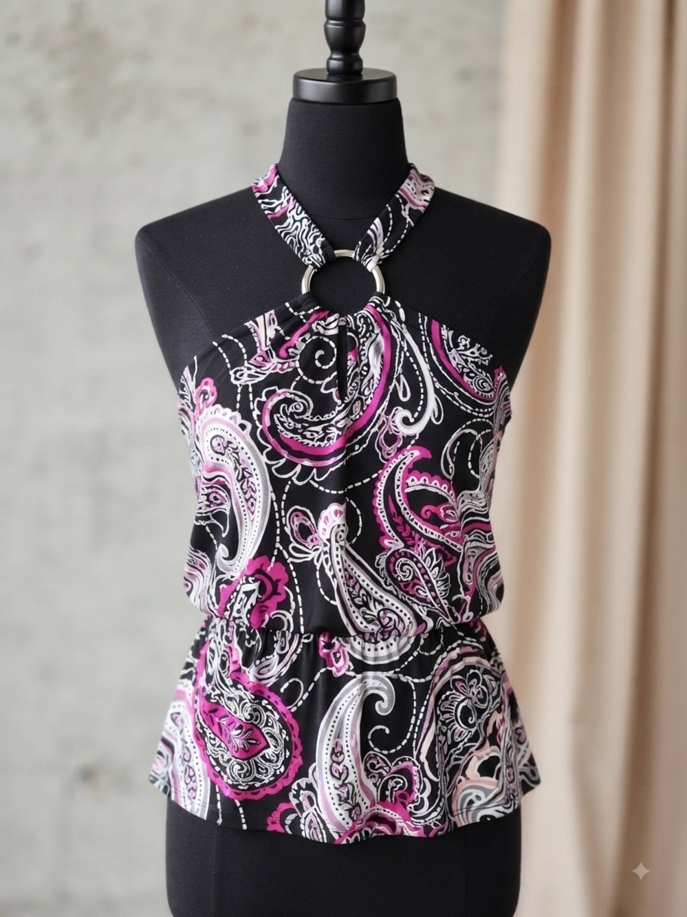 NWOT White House Black market Paisley Halter Top w Ring- S & Beauty Gift Bag 🎁